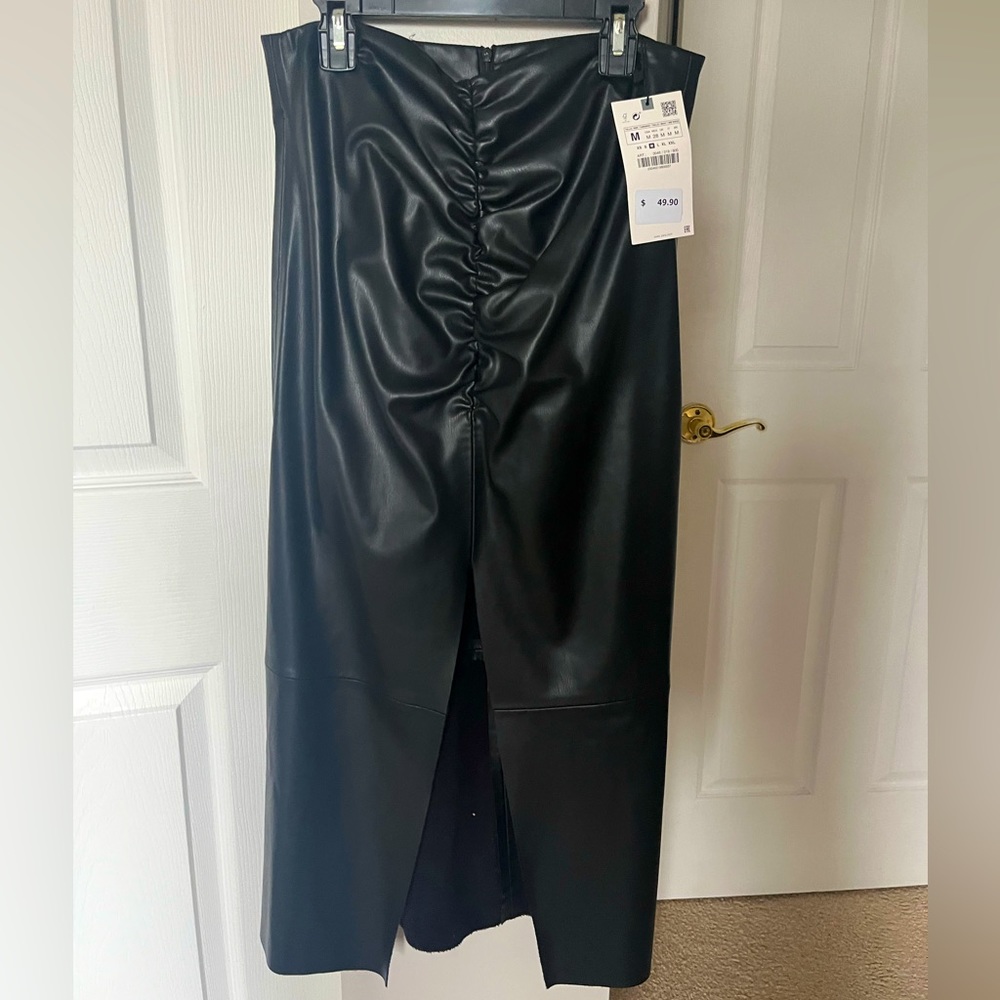 Zara Women’s Midi Leather Skirt